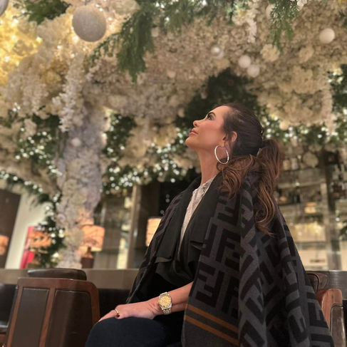 Exploring the Festive City: A Guide to Holiday Lights and Decor 🎄✨ #holidayseason #holidaydecor