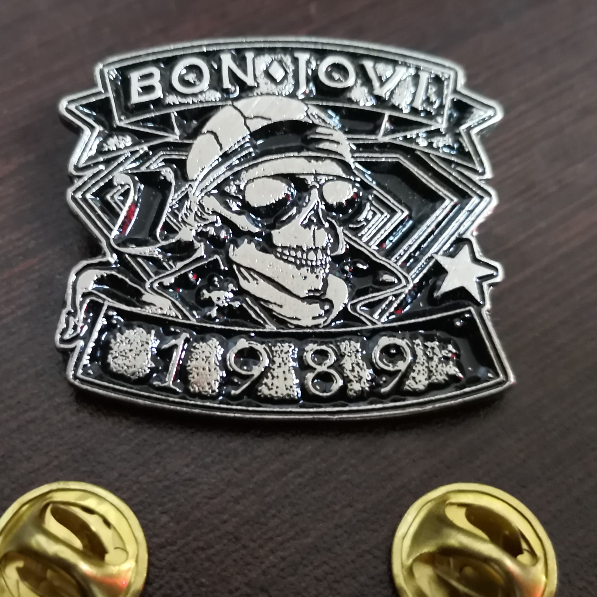 BON JOVI - 1989 METAL PIN