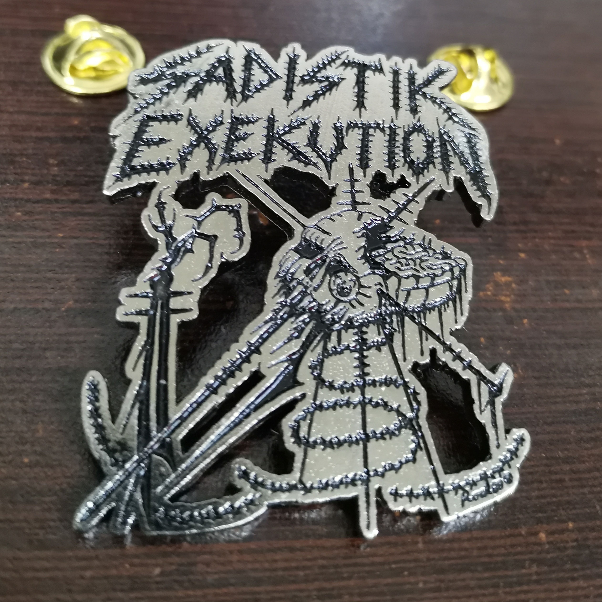 SADISTIK EXEKUTION - Dead Lobotomy METAL PIN