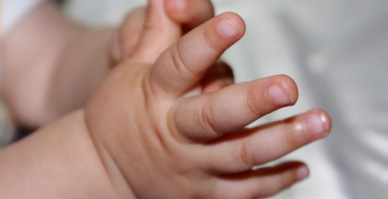 Pai é preso por abuso sexual do próprio filho de 1 ano internado em hospital com leucemia