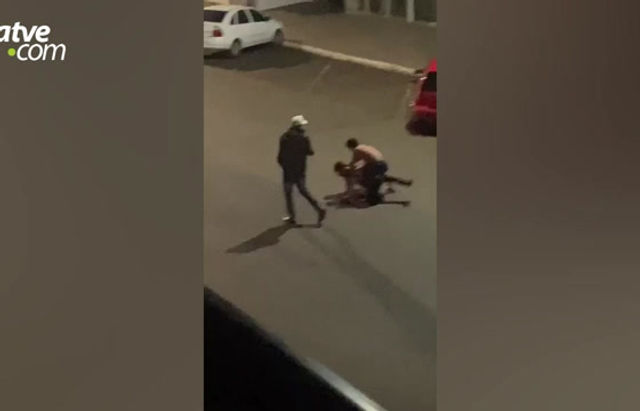 Imagens de pancadaria viralizam em Coronel VividaPai e filho foram atingidos por golpes de facão