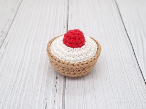 FREE CROCHET BAKEWELL TART PATTERN - one piece