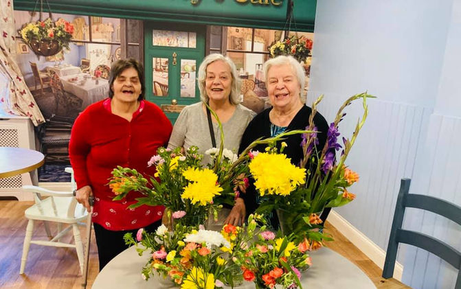 Flower Arranging 4.jpg