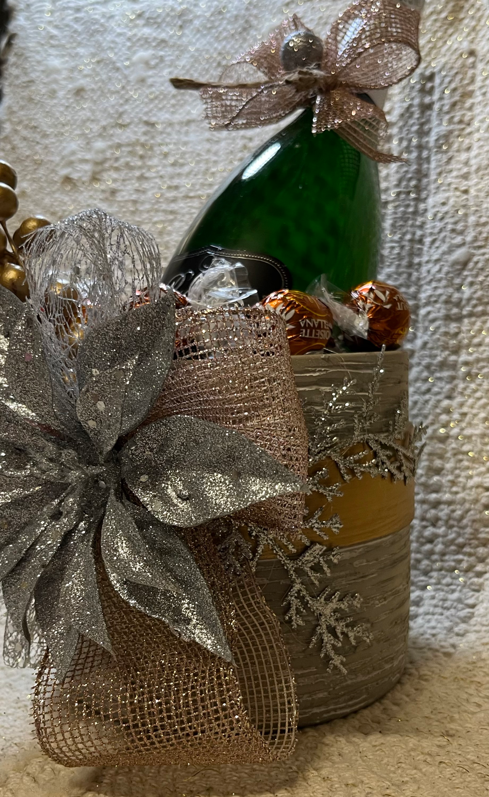Champagne Rustic Bowl
{close-up}