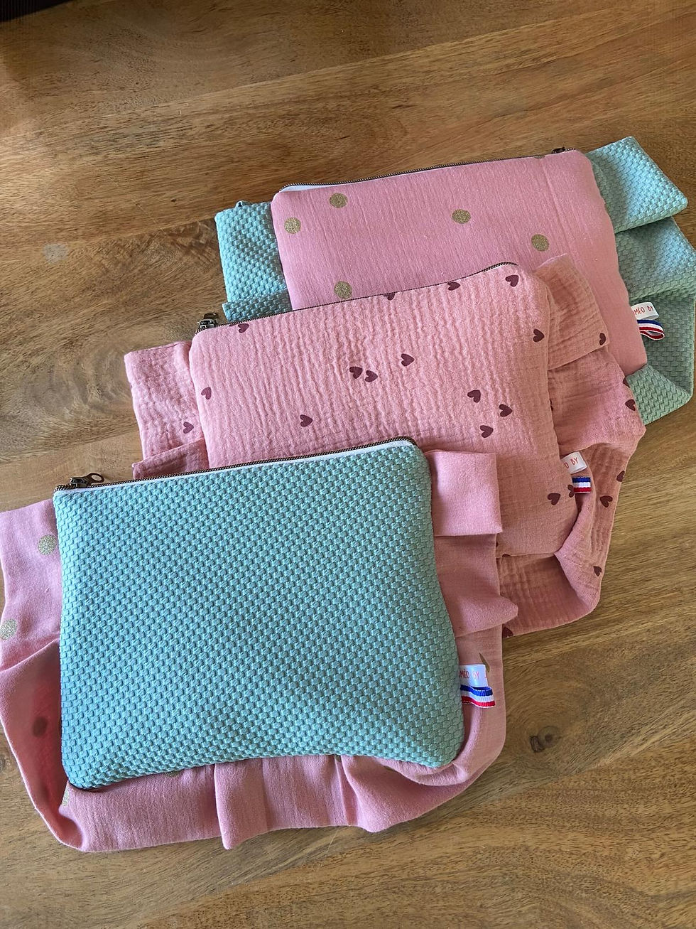 Miniature : Pochette accessoires ou maquillage rose et froufrou vert menthe 