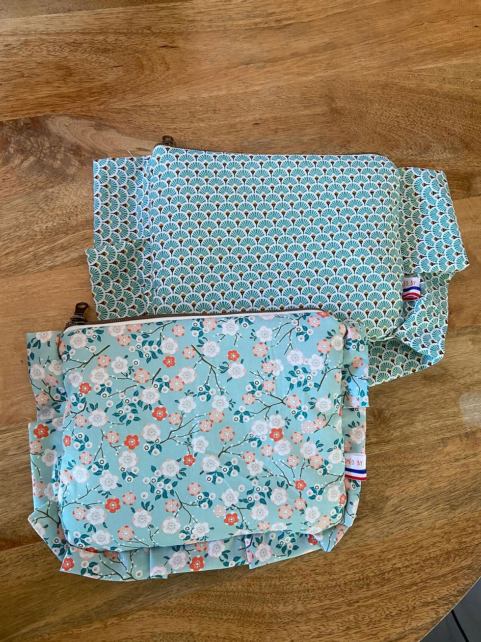 Miniature : Pochette accessoires ou maquillage éventail/géométrie turquoise