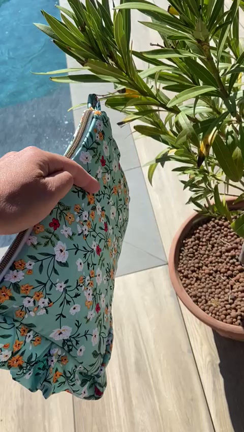Miniature : Pochette accessoires ou maquillage fleurs vertes 