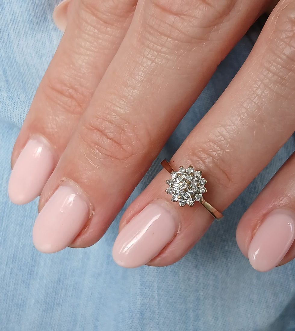 Thumbnail: Vintage 9ct Gold & Diamond Cluster Ring