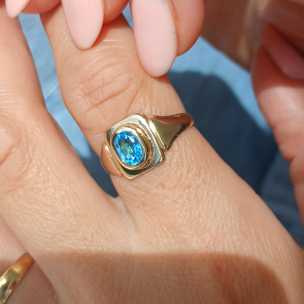 Thumbnail: Vintage 9ct Gold & Blue Topaz Signet Ring 1931