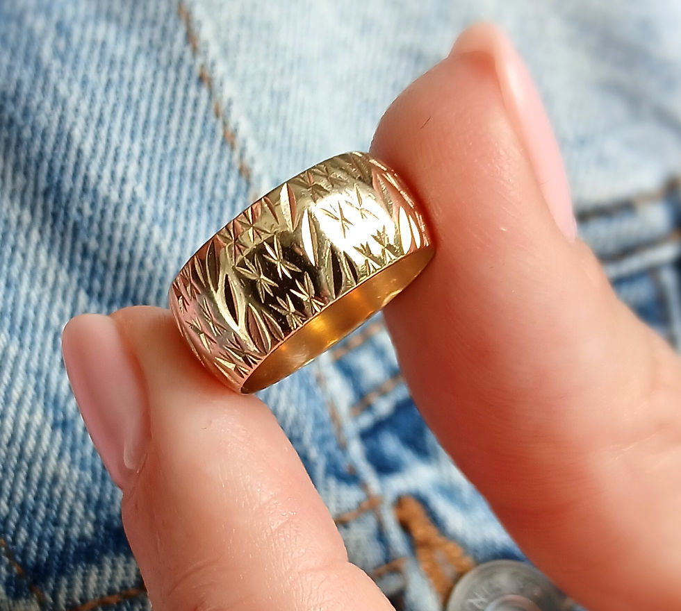 Thumbnail: Vintage 9ct Gold Patterned Cigar Band 1969