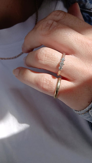 Thumbnail: Preloved 18ct White Gold & Diamond  0.25ct 