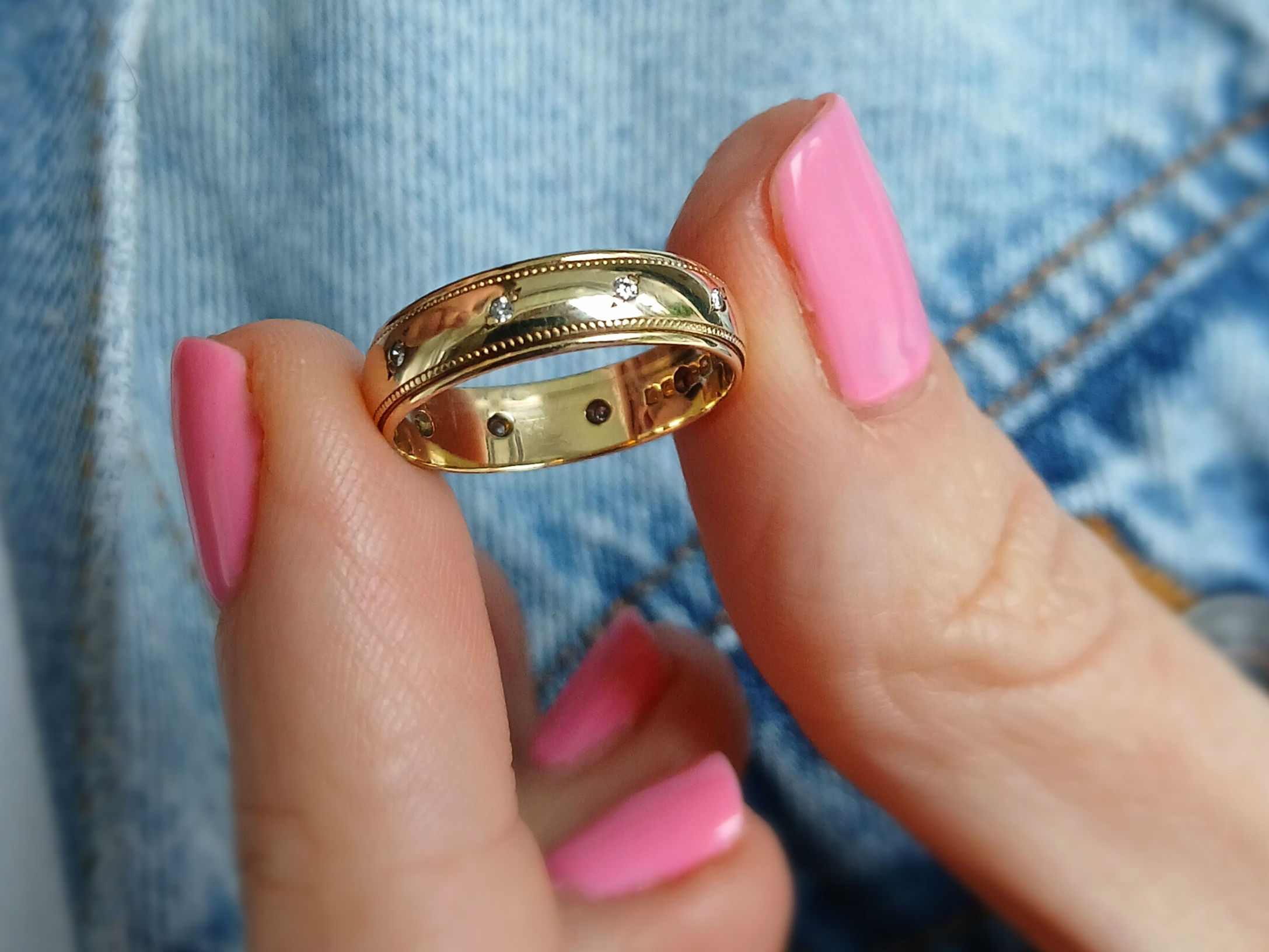 Vintage 9ct Gold & Diamond Band Ring 1996