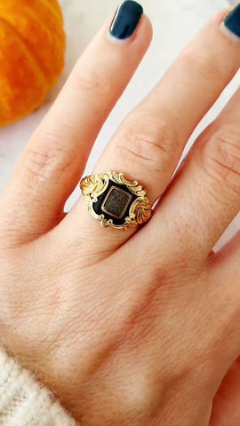 Thumbnail: Georgian 1792 18ct Gold & Enamel Mourning Ring 