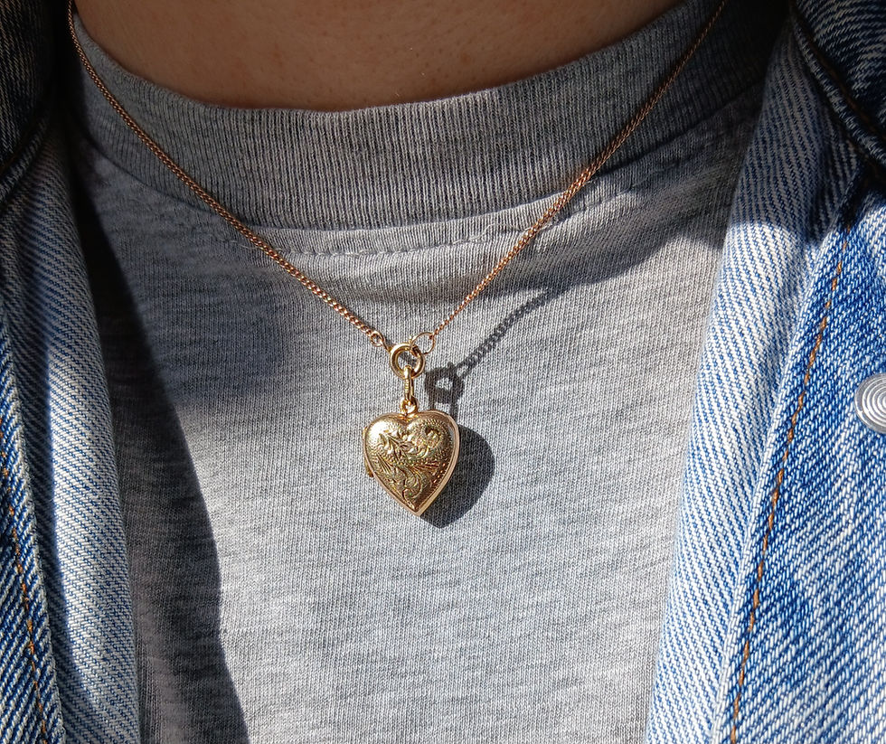 Thumbnail: Vintage 9ct Gold Curb Chain with oversized Bolt Clasp