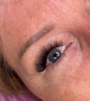 Classic/Volume Eyelash Extensions