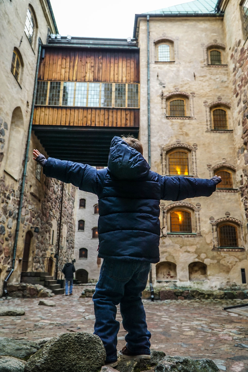 G in the courtyard of Turun Linna