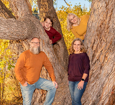 Portraits-4784_edited.png