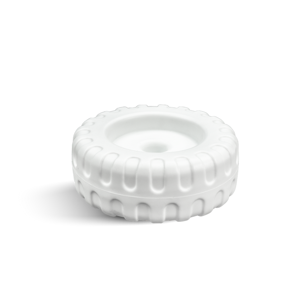 Roda branca em plástico, com sulcos laterais. Peça de Cliente. BS Plásticos.