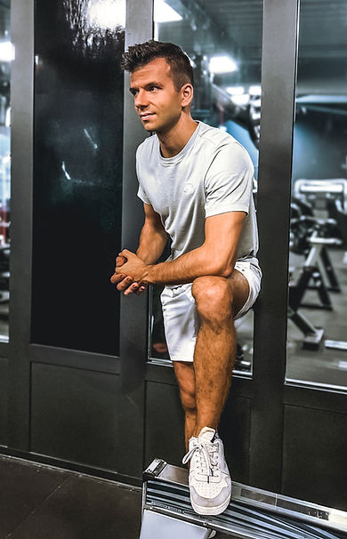 Coach sportif professionnel spécialisé dans le coaching privé et la remise en forme