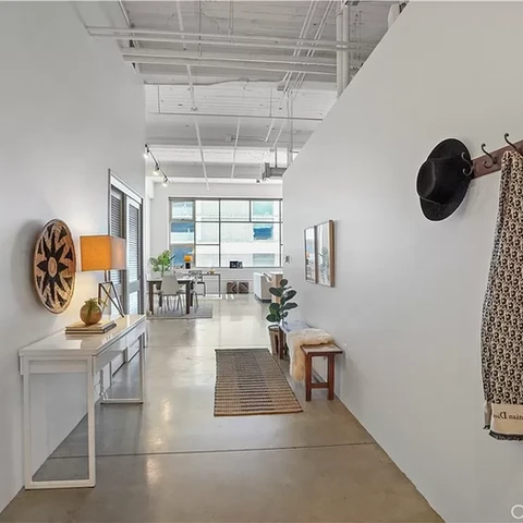 Single-Story Loft