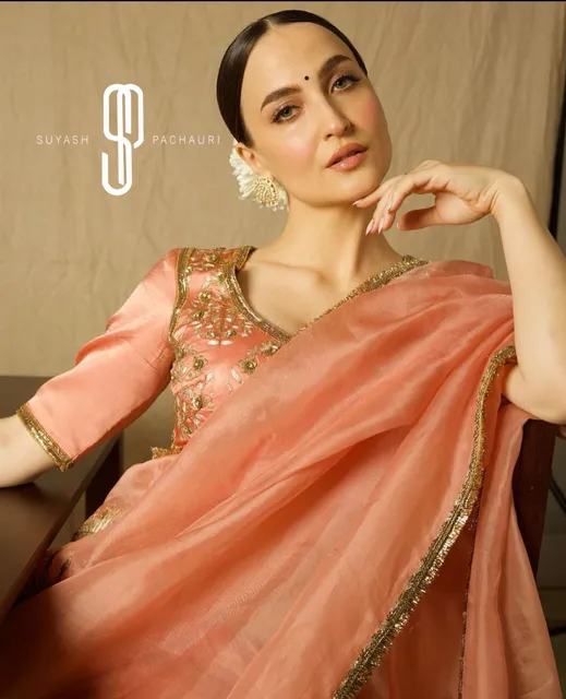AvrRam stuns her followers with her new avatar; her Kathak dance videos take the internet by storm.. artwork