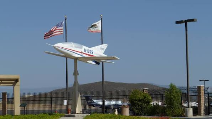 aircraft detailing at French Valley Airport (F70)