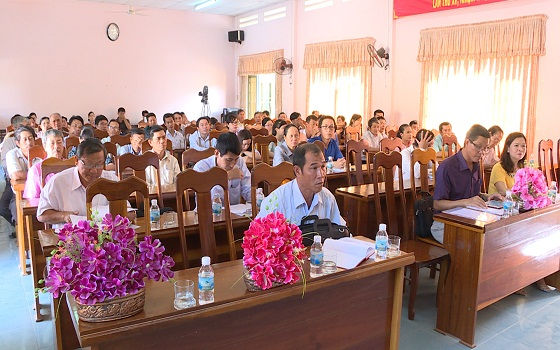 Quang cảnh buổi tiếp xúc cử tri tại xã Diên Lạc, Khánh Hòa