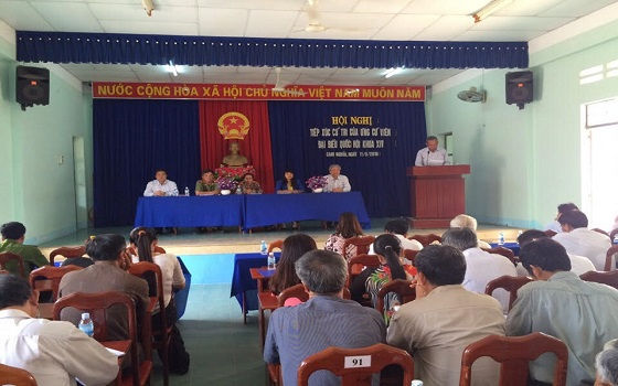 Quang cảnh một buổi tiếp xúc cử tri tại tỉnh Khánh Hòa