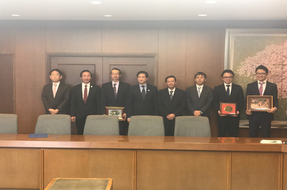 Thường trực VBF chụp ảnh lưu niệm với Lãnh đạo JICA và Uỷ ban Hợp tác quốc tế JFBA trưa ngày 12/12/2016