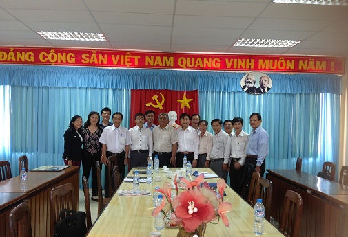 Các luật sư chụp ảnh lưu niệm