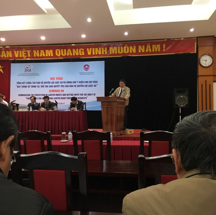 LS. Trần Đình Triển - PCN ĐLS Tp. Hà Nội phát biểu tại Hội thảo