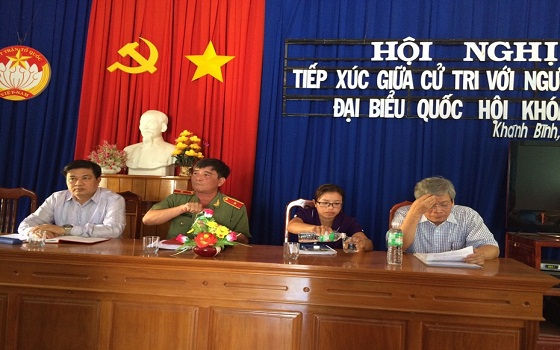 Các ứng cử viên đại biểu Quốc hội đơn vị bầu cử số 3 tỉnh Khánh Hòa tiếp xúc cử tri tại Hội trường xã Khánh Bình