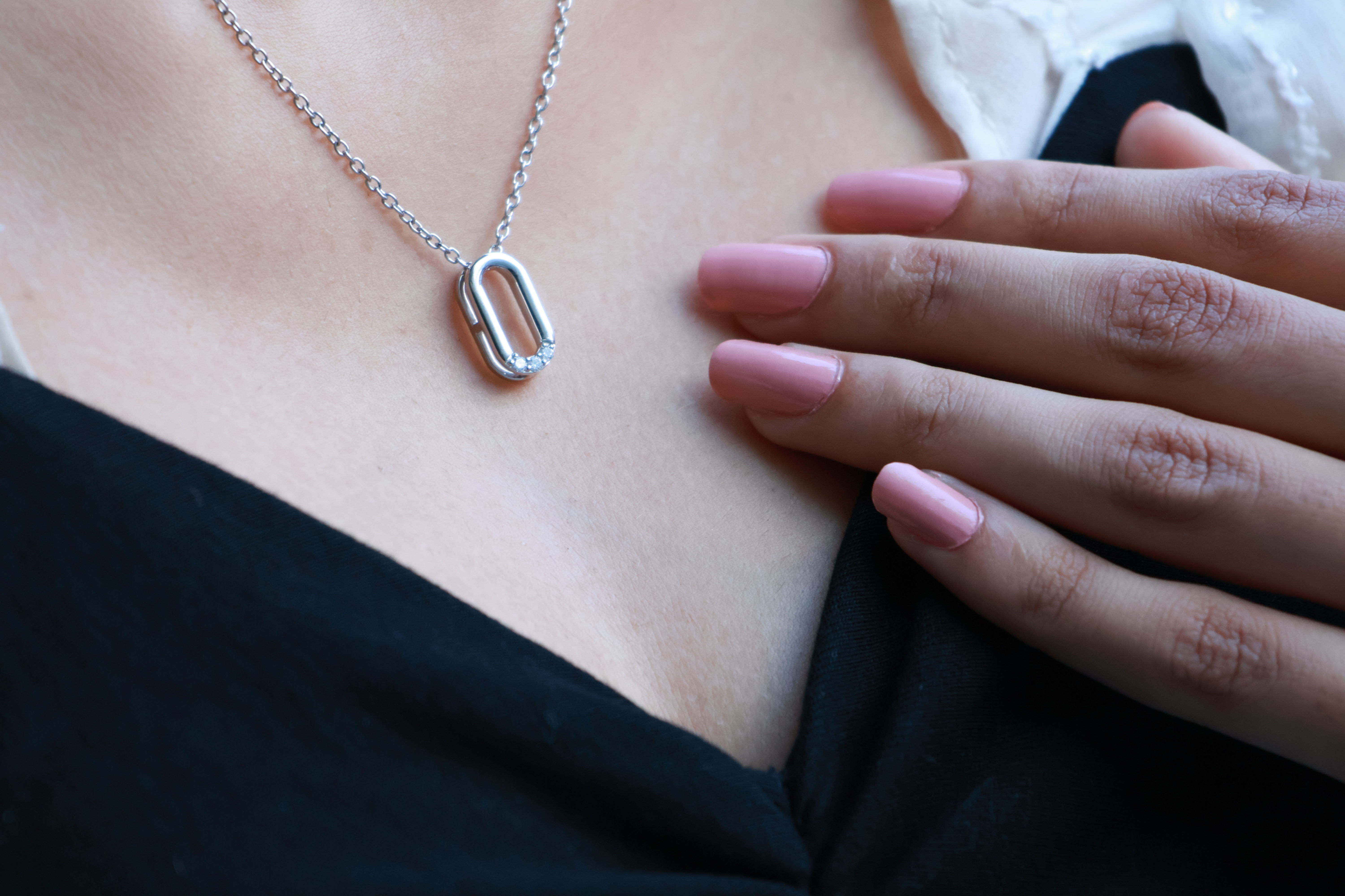 The O - Pendant in Silver with Lab-Grown Diamonds