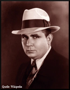 Ein Foto im Anzug von Robert E. Howard