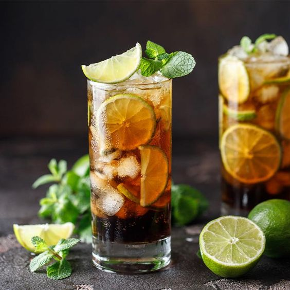 Los 8 cócteles más fáciles y rápidos de hacer