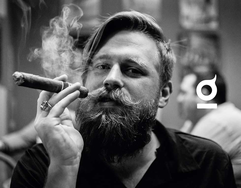 CIGAR LOUNGE APOTEMA (2)