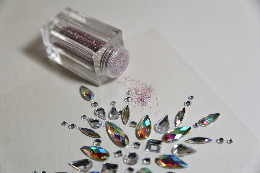 Makeup-Revolution-Glitter-Bomb.jpg