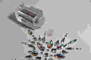 Makeup-Revolution-Glitter-Bomb.jpg