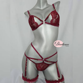 Ligeros de encaje vinotinto en set.jpeg