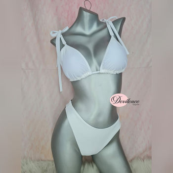 Traje de baño blanco tiras.jpeg