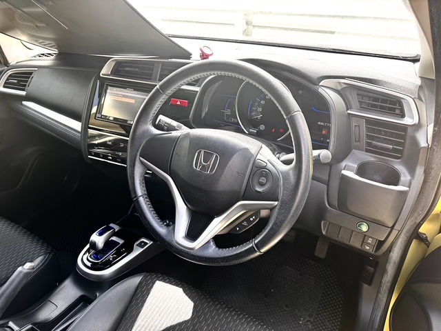 Thumbnail: 2015 HONDA FIT HV (2YEAR WARRANTY)