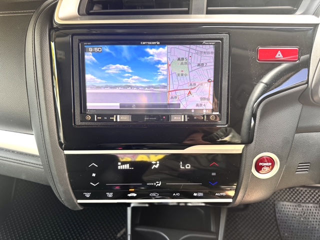 Thumbnail: 2015 HONDA FIT HV (2YEAR WARRANTY)