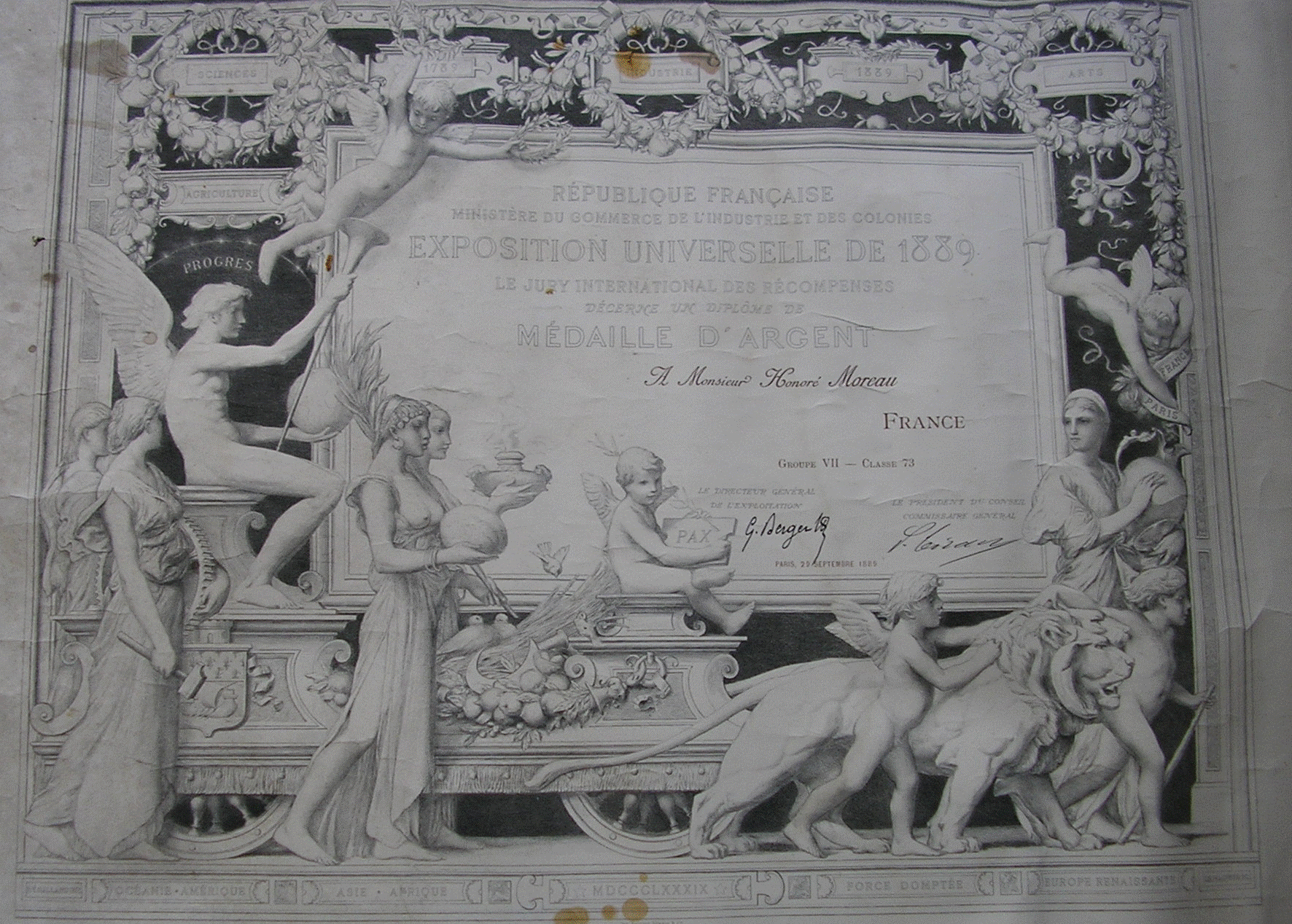 diplôme, médaille d'argent, vignoble médaillé d'argent