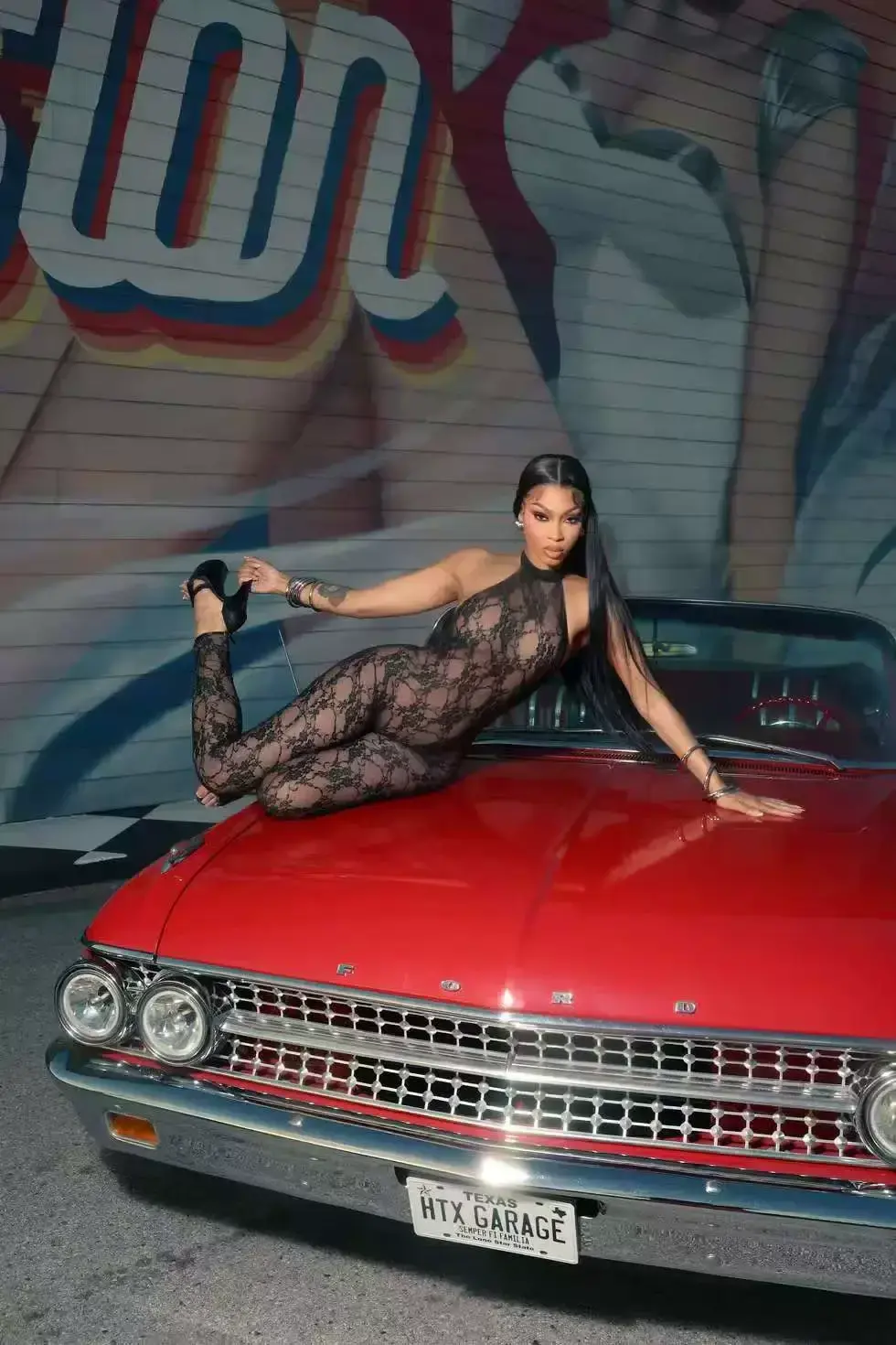 Миниатюра: Seductive jumpsuit