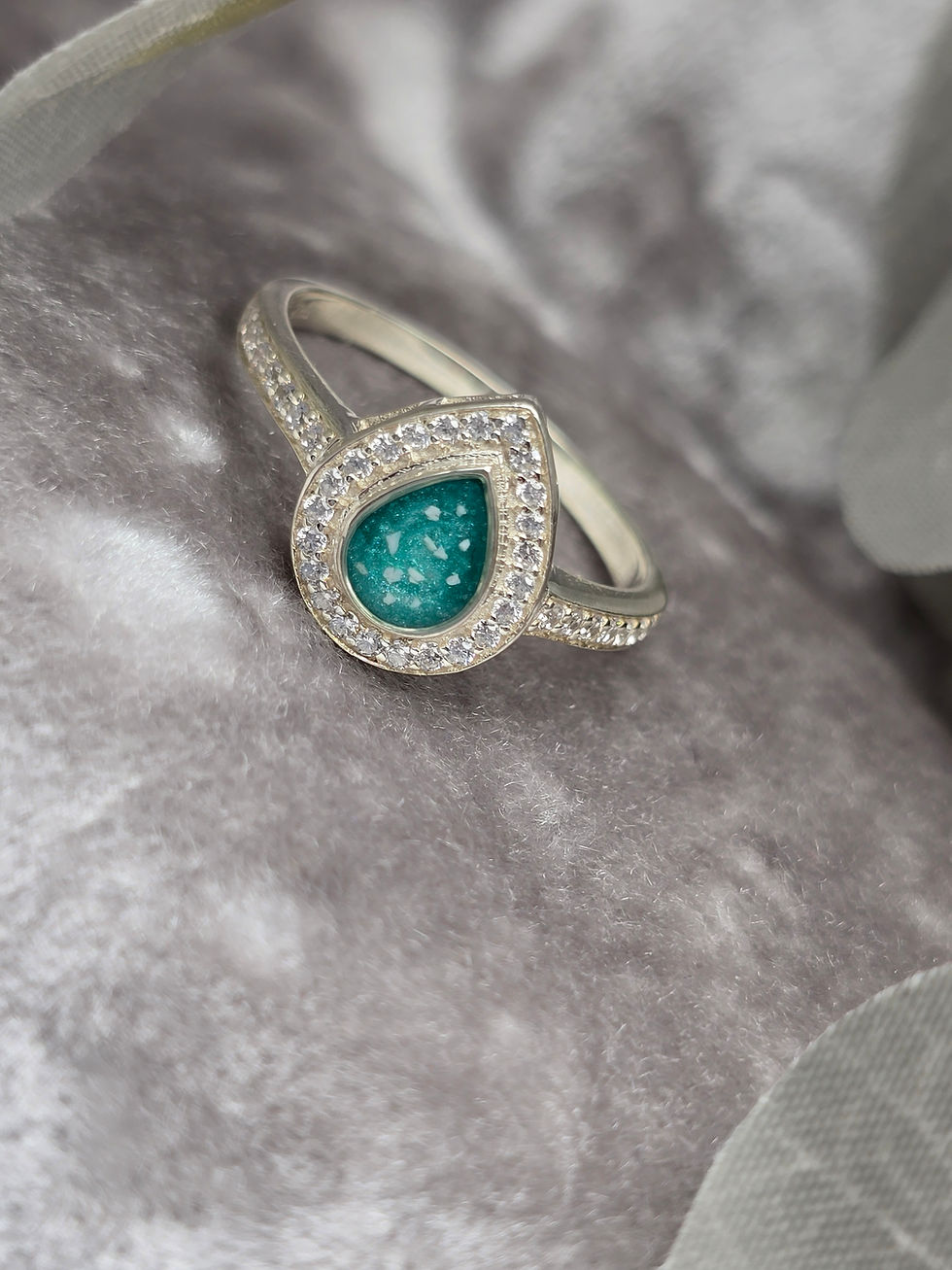 Thumbnail: 925 Silver Teardrop CZ Ring
