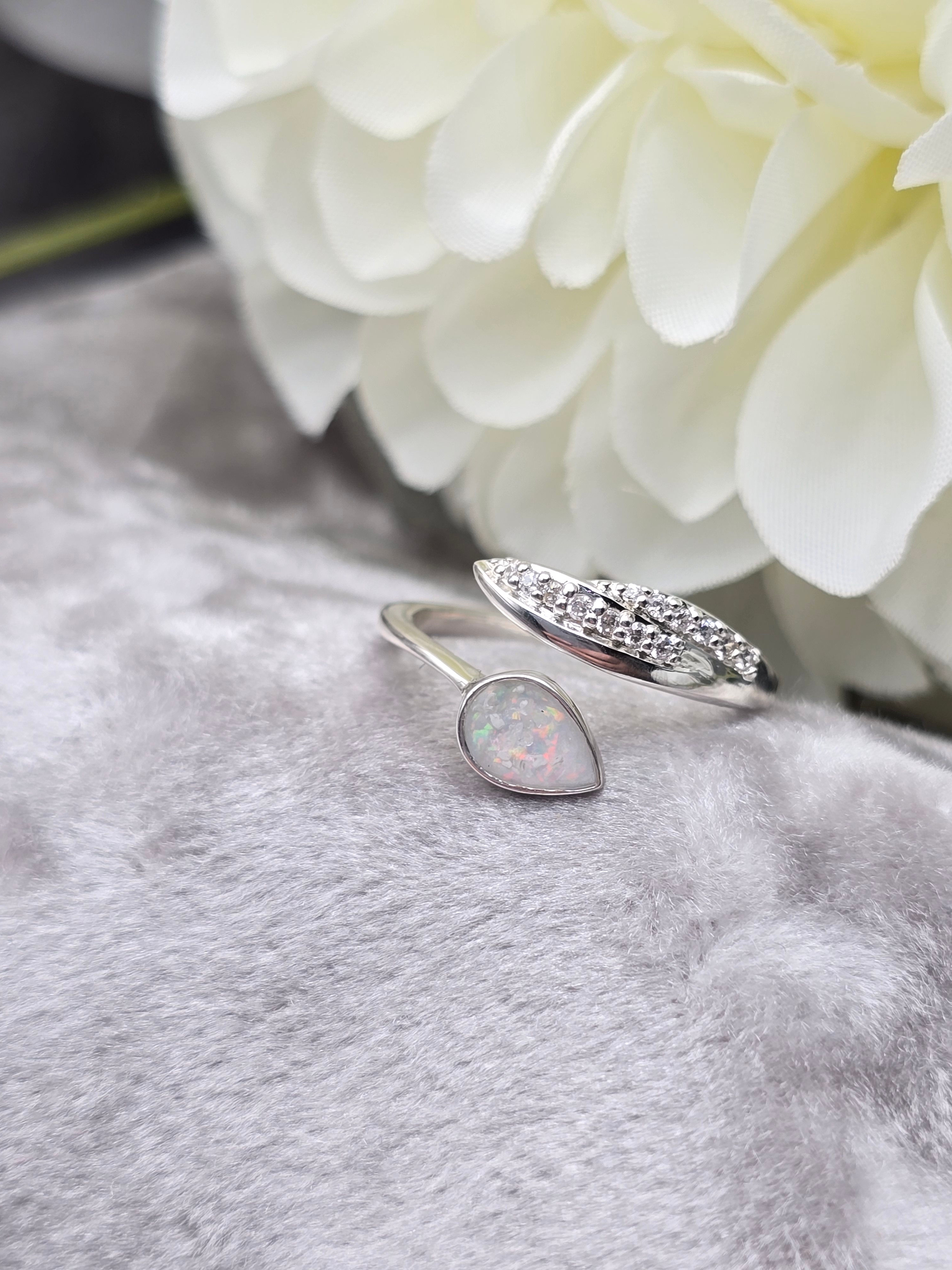 925 Silver Teardrop Feather Ring