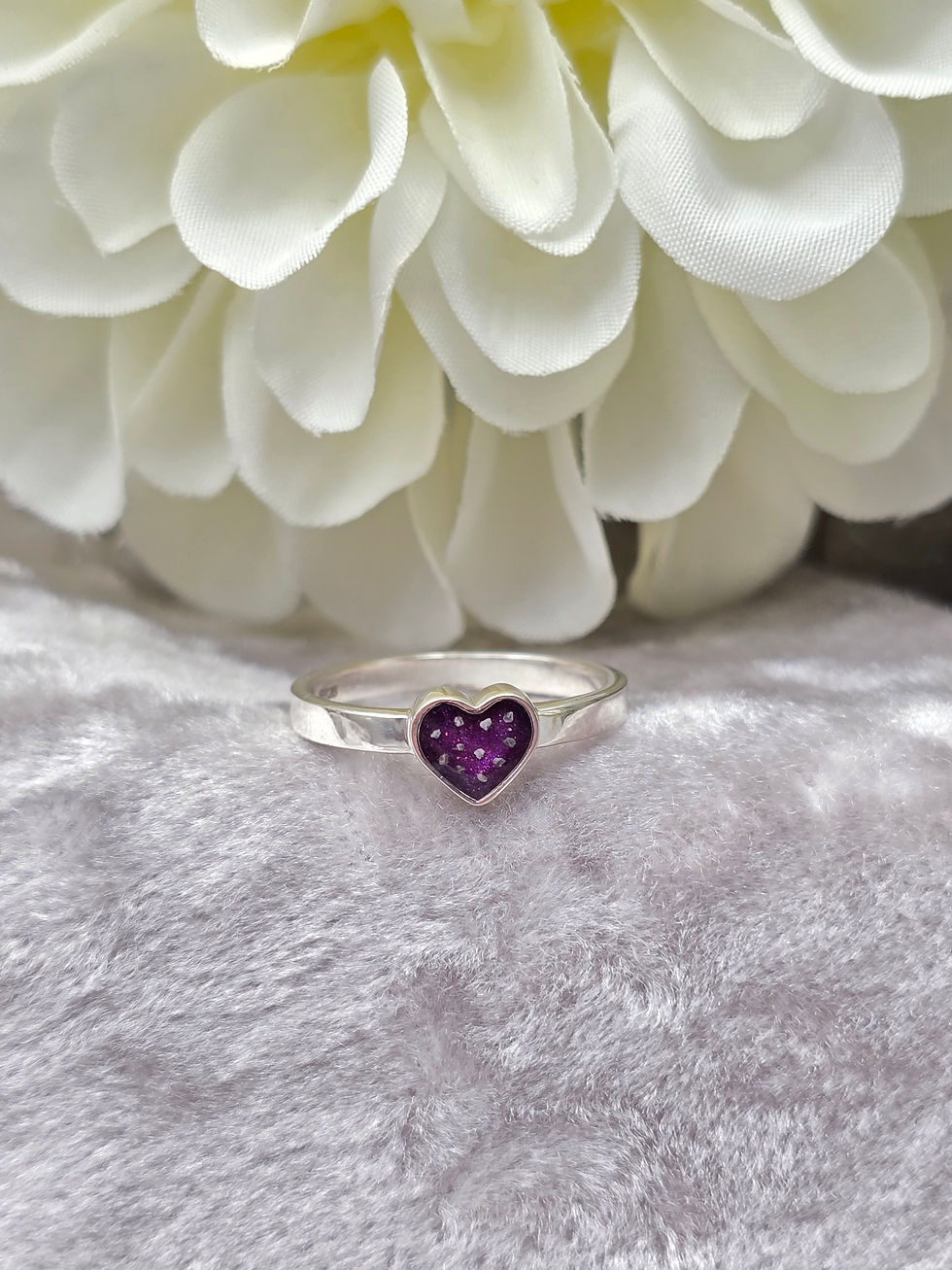 Thumbnail: Plain Silver Heart Ring