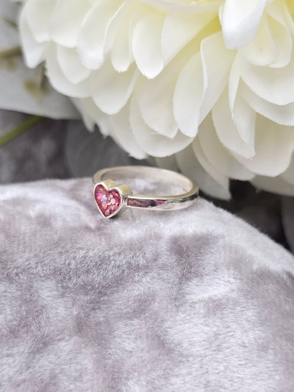 Thumbnail: Plain Silver Heart Ring