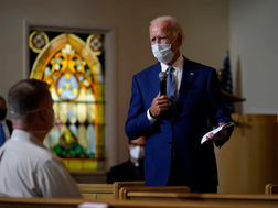 Biden thăm viếng Kenosha và trò chuyện qua điện thoại với Jacob Blake