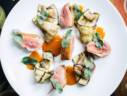 Đầu bếp Da Trắng phục vụ món Việt bị tố quấy rối, xúc phạm người Mỹ gốc Á